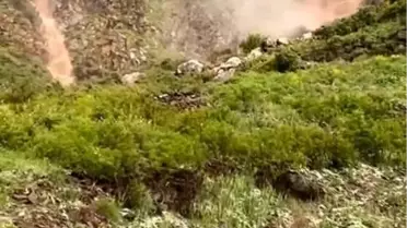 Kars Akyaka'da Sağanak Yağmur Sonrası Sel ve Şelaleler