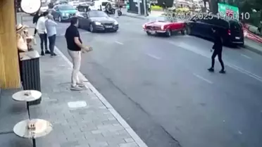 Vale Kazası: Klasik Araç Diğer Araca Çarptı