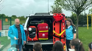 Miniklere Ambulans Eğitimi
