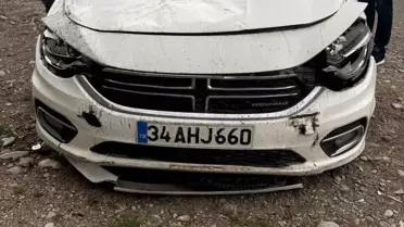 Diyarbakır'da Köprüden Düşen Otomobilde 3 Yaralı