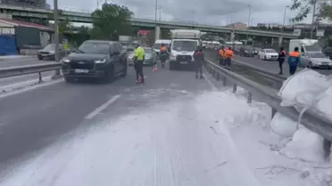 Zeytinburnu'nda TIR Kazası: Trafik Kilitlendi