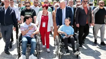 Menemen'de Engelliler Haftası İçin Farkındalık Yürüyüşü Düzenlendi