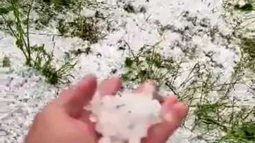 Kadirli'de Dolu Yağışı Beyaza Bürüdü
