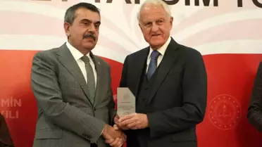 Bakan Tekin'in Hayırseverlere Teşekkürü