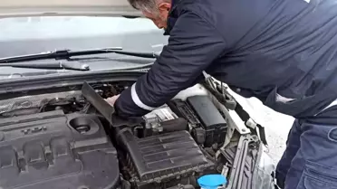 Başkale'de Trafik Kazası: 2 Yaralı