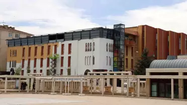 Ahi Çarşısı Boyanıyor