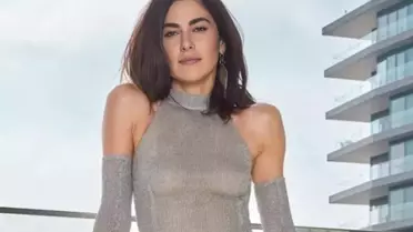 Nesrin Cavadzade sınır tanımıyor! Yatakta kahve pozuyla özgüvenini konuşturdu
