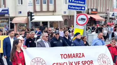 Tomarza'da Gençlik Yürüyüşü Düzenlendi