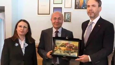 Bakan Bayraktar Amasra'da Belediye Başkanı Çakır'ı Ziyaret Etti