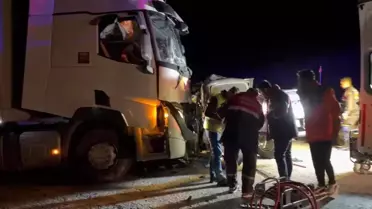 Sivas'ta Tır-Pikap Çarpışması: 1 Ölü