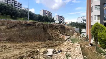 Bursa'da Yol Çöktü, Sakinler Deprem Korkusu Yaşadı