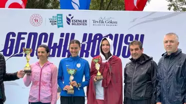 Esenler'de 19 Mayıs Gençlik Koşusu Gerçekleştirildi