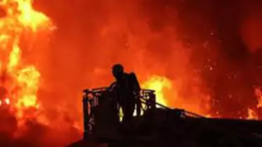 Hindistan'da yangında 17 kişi hayatını kaybetti