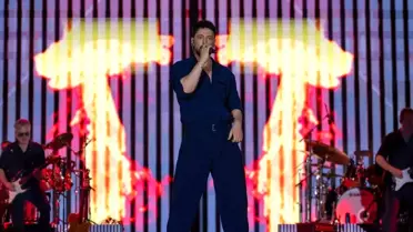 Murat Boz Manisa'da Coşku Dolu Konser Verdi