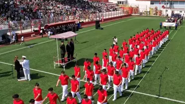 Ayvalık'ta Coşkulu 19 Mayıs Kutlaması