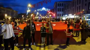 Erzurum'da Meşaleli Yürüyüş İle Bayram Coşkusu