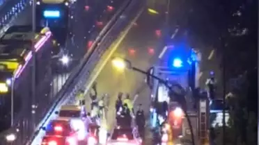 Şişli'de Otomobilin Motorunda Yangın Çıktı