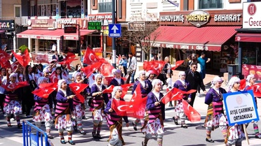 Kartal'da 19 Mayıs Coşkusu: Geleneksel Fener Alayı Etkinliği Gerçekleşti