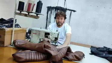 Denizli'de Son Deri Mont Atölyesi Ayakta Kalıyor