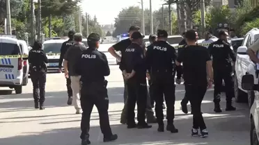 ''Evi şeytanlar bastı'' diyerek sinir krizi geçidi, polisi 7 yerinden bıçakladı