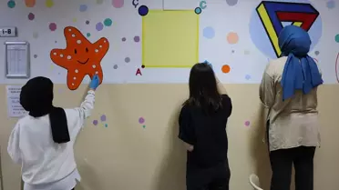 Koridorları Sanatla Süslüyorlar
