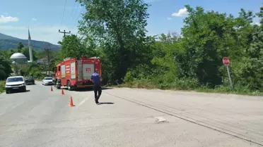 Sapanca'da Otomobil Şarampole Devrildi