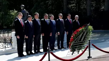 Yerlikaya Bakü'de Aliyev'in Mezarı Ziyaret Edildi