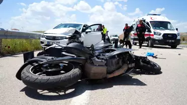 Kırıkkale'de Otomobil ve Motosiklet Çarpıştı