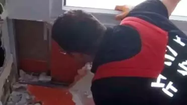 Havalandırma Boşluğundaki Kedi Kurtarıldı