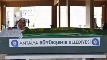 Erdek'te Kadın Cinayeti: Dilruba Çetin Defnedildi