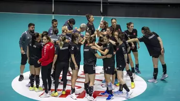 A Milli Kadın Hentbol Takımı Çekya'da Turnuvaya Katılıyor