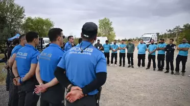 Savaş Muhabirlerine Suda Hayatta Kalma Eğitimi