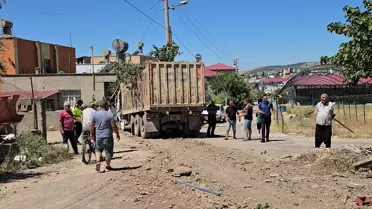 Adana'da Fren Arızası Kamyonu Duvara Savaş Etti