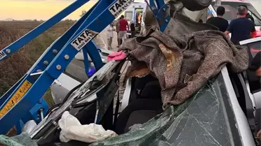 Ceyhan'da Otomobil-Traktör Çarpıştı