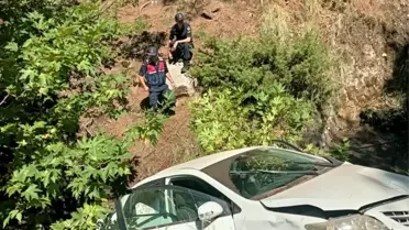 Adana'da Uçurumdan Düşen Araçta 2 Yaralı
