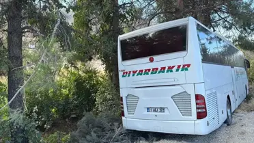 Otomobil yolcu otobüsüyle çarpıştı! Aynı aileden 4 kişi feci şekilde can verdi