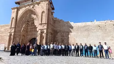 Ağrı'da şehit yakınları ve gaziler tarihi mekanları gezdi