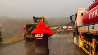 Ağrı-Kağızman Yolu Heyelanla Kapandı