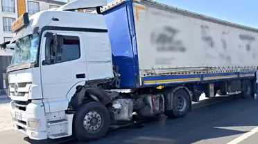Aksaray'da Tır ve Karavan Çarpıştı