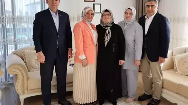 Amasya Valisi Bakan'dan şehit ailesi ve huzurevindeki yaşlılara bayram ziyareti