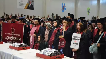 Anadolu Üniversitesi Mezuniyet Töreni