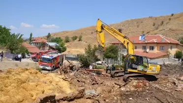 Çubuk'ta Yangın: İki Ev Kül Oldu