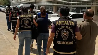 Antalya'da Dolandırıcı Operasyonu: 2 Tutuklama