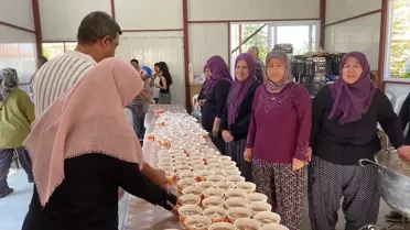 Elmalı'da İmece Usulü Aşure Etkinliği