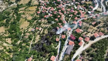 Akseki'de yangın evlere sıçradı