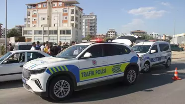 Antalya'da Baba ve Oğul Otomobilin Çarpmasıyla Yaralandı