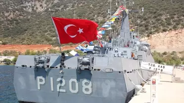 TCG Kaş Hücumbotu Kaş'ta Halkı Ağırladı
