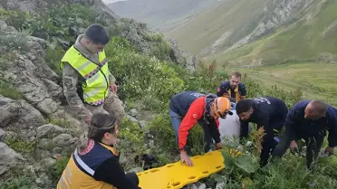 Uçurumdan Düşen Araçta İki Yaralı