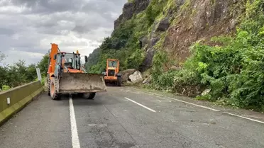 Karadeniz Sahil Yolu'nda Heyelan