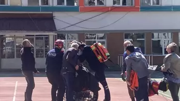 Artvin'de ulaşım sağlanamayan köydeki hasta helikopterle Rize'ye gönderildi